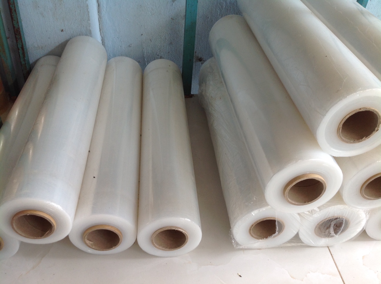 Ưu nhược điểm và ứng dụng của màng stretch PE film